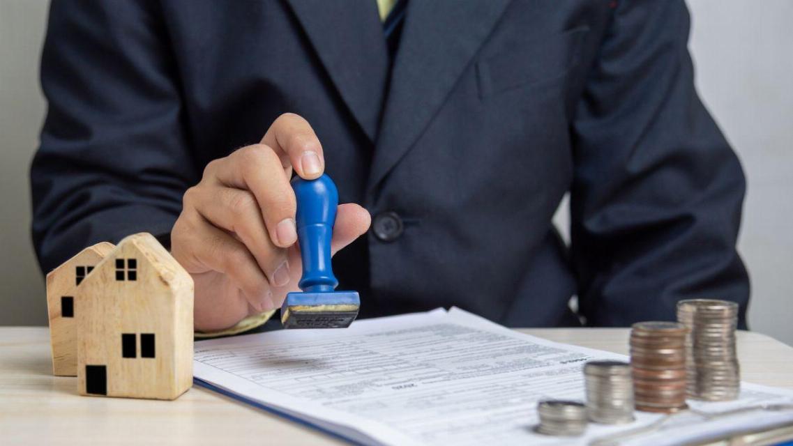 signature d'un contrat assurance habitation