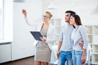 Comment monter un CV pour agent immobilier débutant