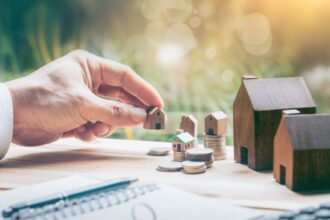 Maisons miniatures en bois et pièces