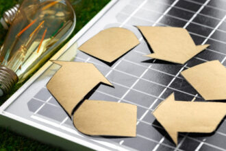 Panneaux solaires en fin de vie : pourquoi les recycler ?