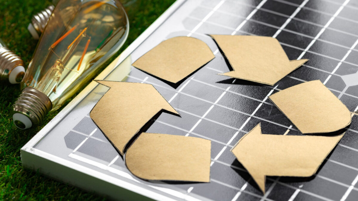Panneaux solaires en fin de vie : pourquoi les recycler ?