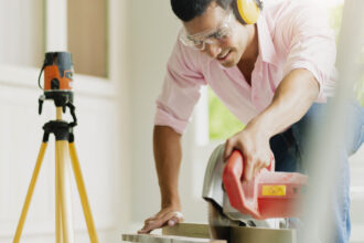 Pourquoi choisir le bricolage à domicile ? Bénéfices clés pour les particuliers